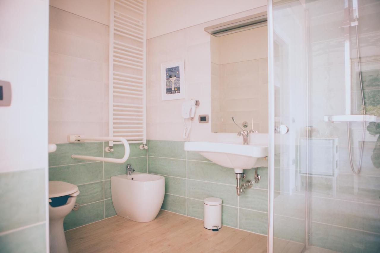 Al Gattosaggio Bed & Breakfast Montecarlo Bagian luar foto